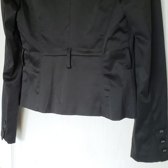 Fitted Black Blazer - Picture 3 of 8